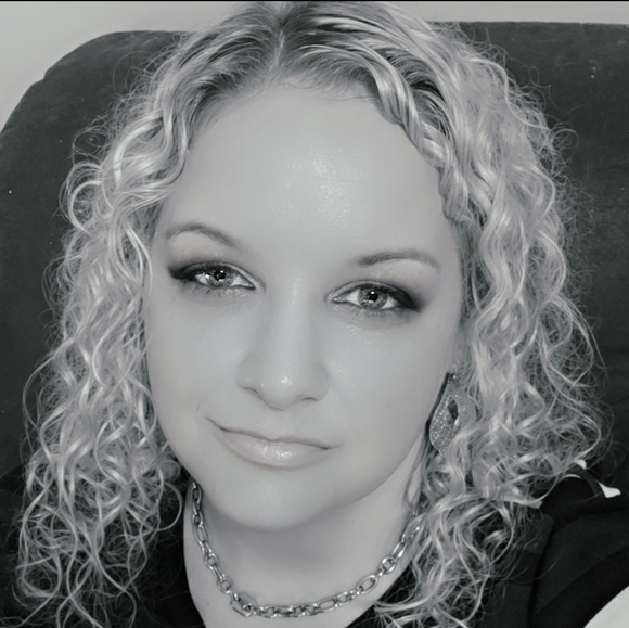 Meet your Posher, Angela - Picture 1 of 1